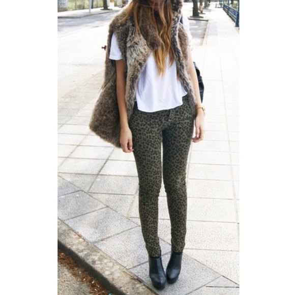 ZARA Army Green Leopard Ankle Zip Pants Size 4 - Picture 1 of 9